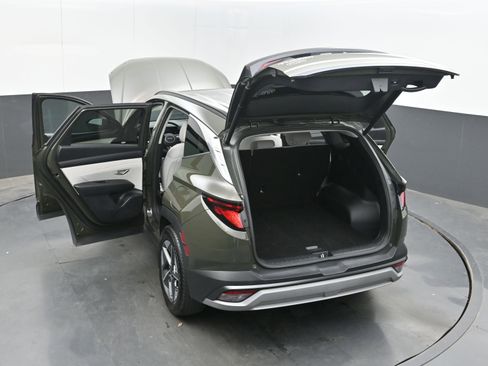 Used 2025 Hyundai Tucson SEL FWD image 41