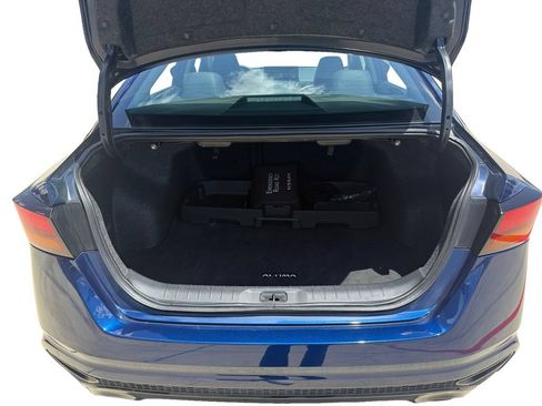 Used 2024 Nissan Altima 2.5 SR w/ SR Premium Package FWD image 18