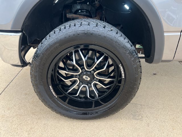 Used 2014 Ford F150 FX4 w/ Equipment Group 402A Luxury AWD/4WD image 11