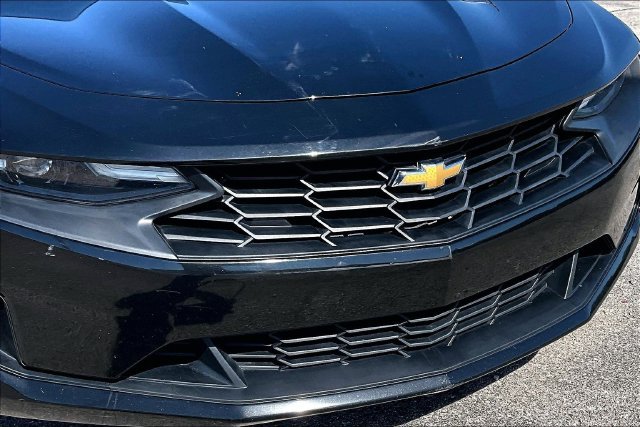 Used 2022 Chevrolet Camaro LT RWD image 32