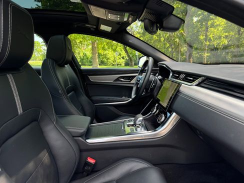 Used 2021 Jaguar XF R-Dynamic SE image 30