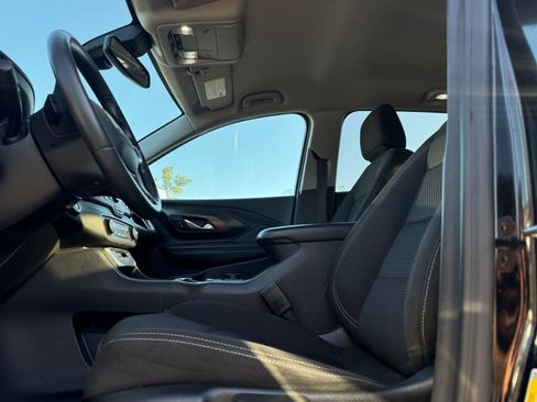Used 2024 GMC Terrain SLE image 16