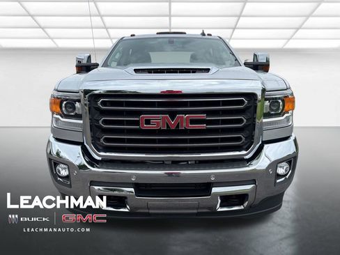 Used 2019 GMC Sierra 2500 SLT w/ Duramax Plus Package AWD/4WD image 9