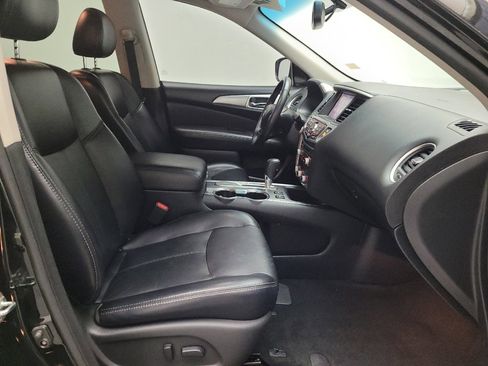 Used 2019 Nissan Pathfinder SL FWD image 21