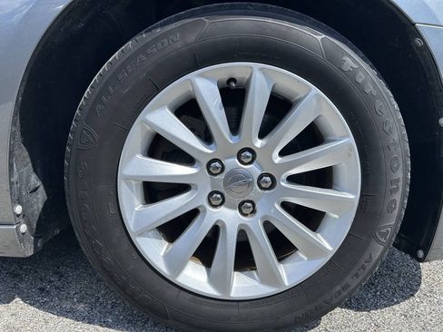 Used 2012 Chrysler 300 RWD image 14