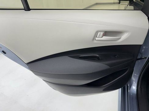 Used 2025 Toyota Corolla LE image 35