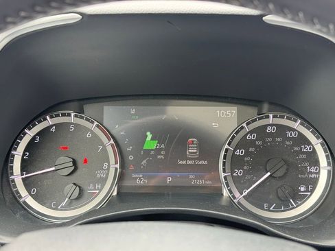 Used 2023 Toyota Highlander XLE FWD image 10