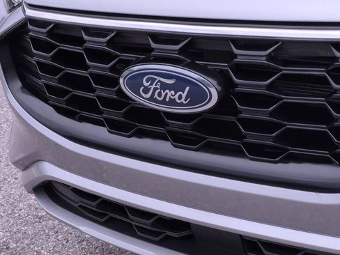 Used 2024 Ford Escape ST-Line w/ Tech Pack #1 AWD/4WD image 12