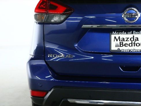 Used 2020 Nissan Rogue SV image 43