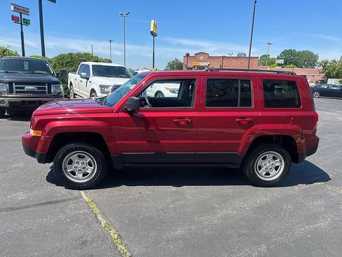 Used 2017 Jeep Patriot Sport w/ Power Value Group FWD image 5