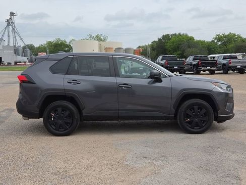 Used 2022 Toyota RAV4 LE FWD image 36