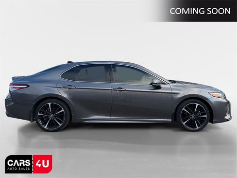 Used 2020 Toyota Camry XSE image 8