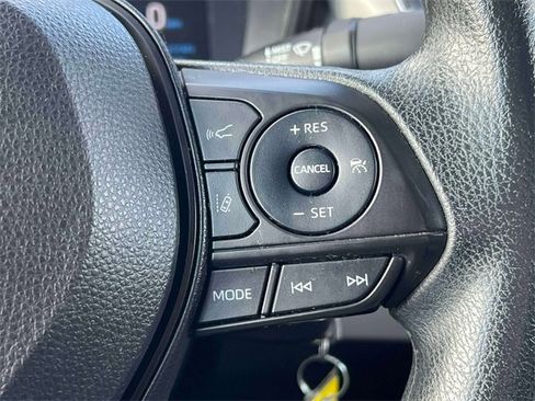 Used 2022 Toyota Corolla LE image 24