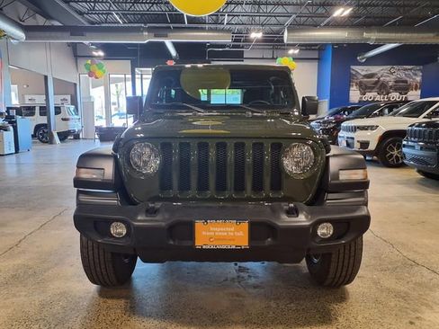Used 2022 Jeep Wrangler Sport AWD/4WD image 3