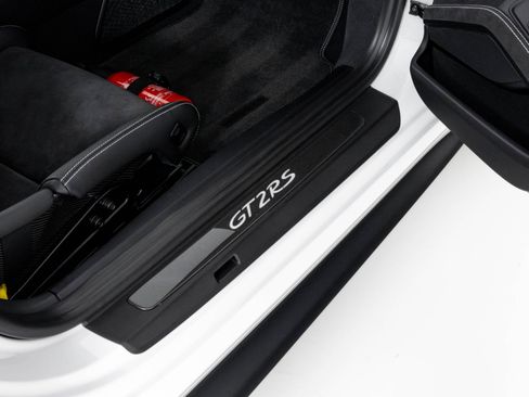 Used 2018 Porsche 911 GT2 RS image 40