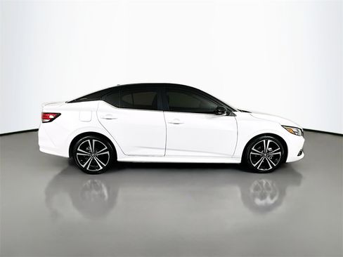 Used 2022 Nissan Sentra SR w/ Trunk Package image 11