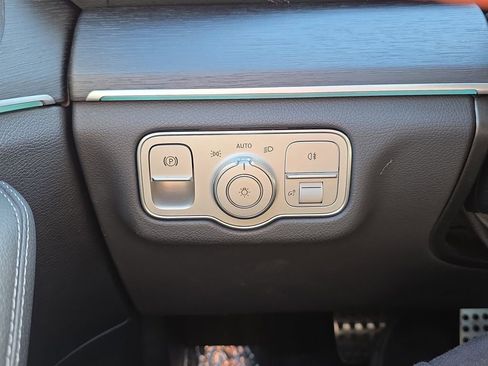 Used 2025 Mercedes-Benz GLS 450 4MATIC w/ AMG Line Exterior image 30