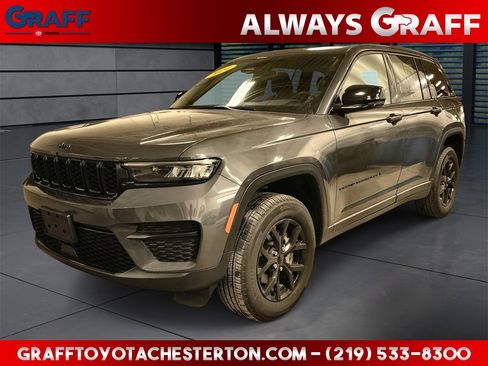 Used 2024 Jeep Grand Cherokee Altitude image 1