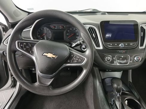 Used 2021 Chevrolet Malibu LS FWD image 9