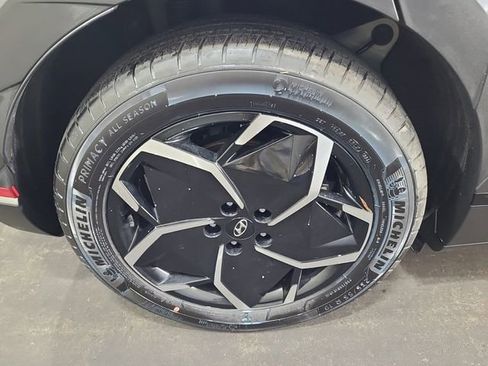 Used 2024 Hyundai Ioniq 5 SEL image 16