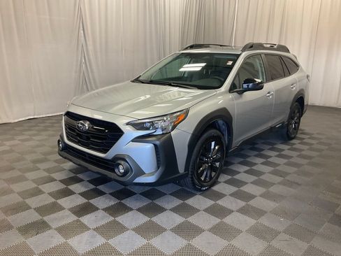 Used 2025 Subaru Outback Onyx Edition AWD/4WD image 4