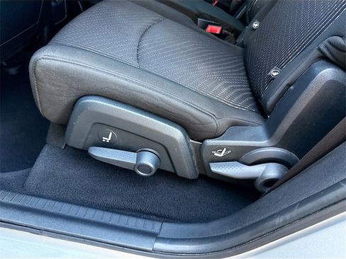 Used 2020 Dodge Journey SE w/ SE Popular Equipment Group image 26
