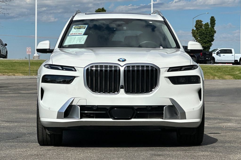Used 2025 BMW X7 xDrive40i AWD/4WD image 12