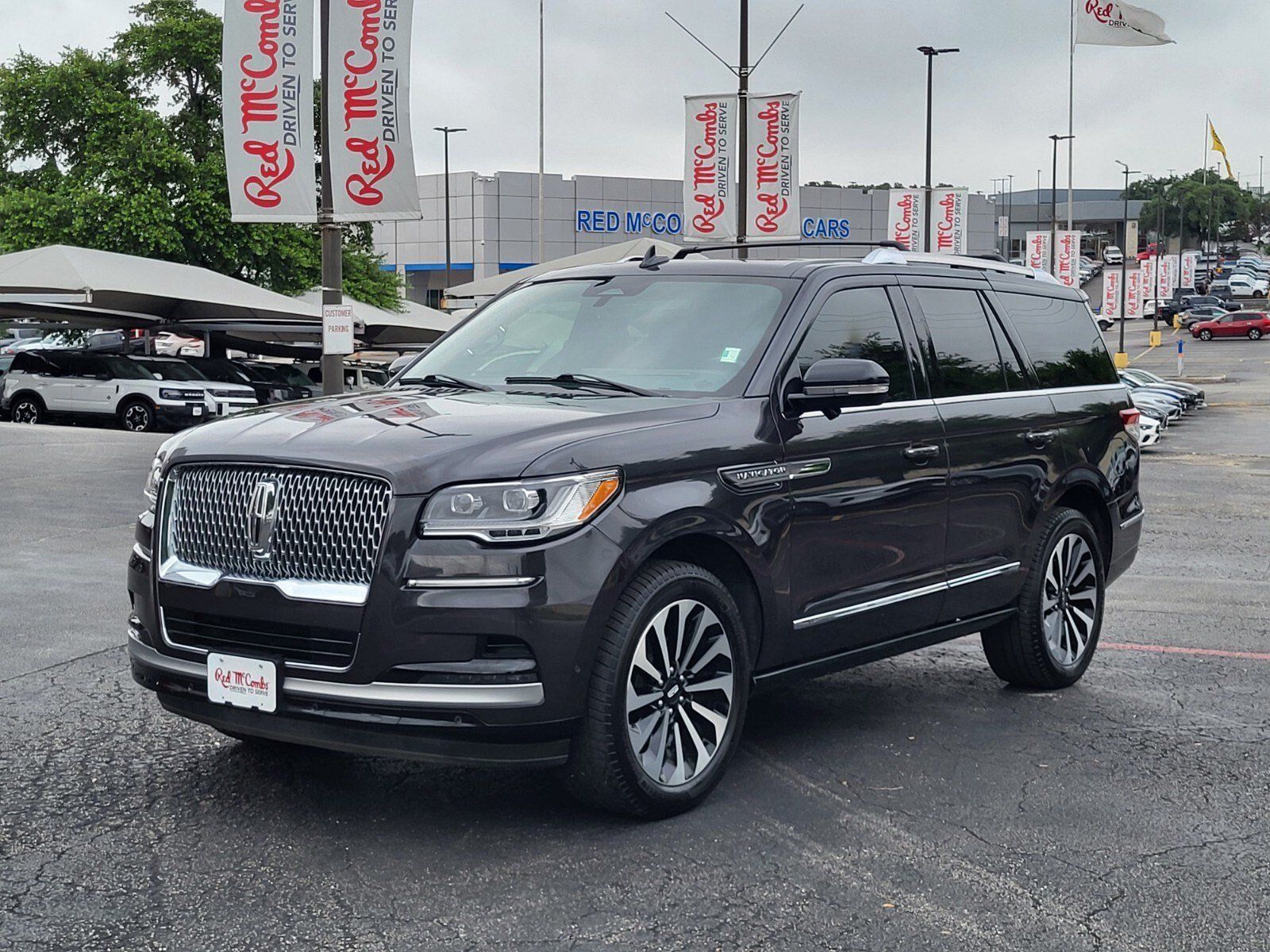 Used 2024 Lincoln Navigator Reserve AWD/4WD image 7