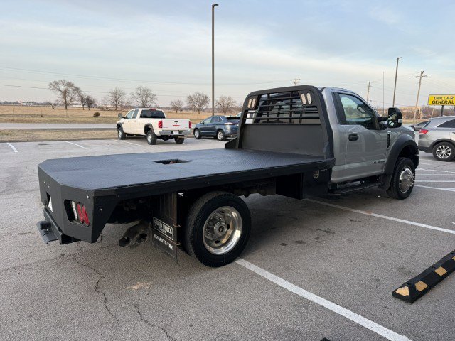 Used 2018 Ford F550 4x4 Regular Cab Super Duty image 2