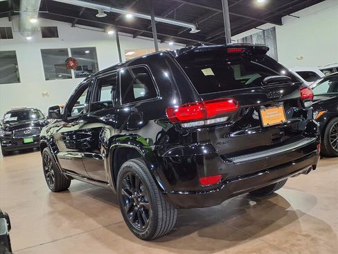 Certified 2021 Jeep Grand Cherokee Laredo X image 4