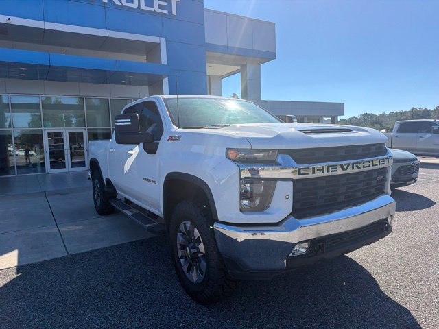 Used 2022 Chevrolet Silverado 2500 LT w/ Convenience Package AWD/4WD image 3