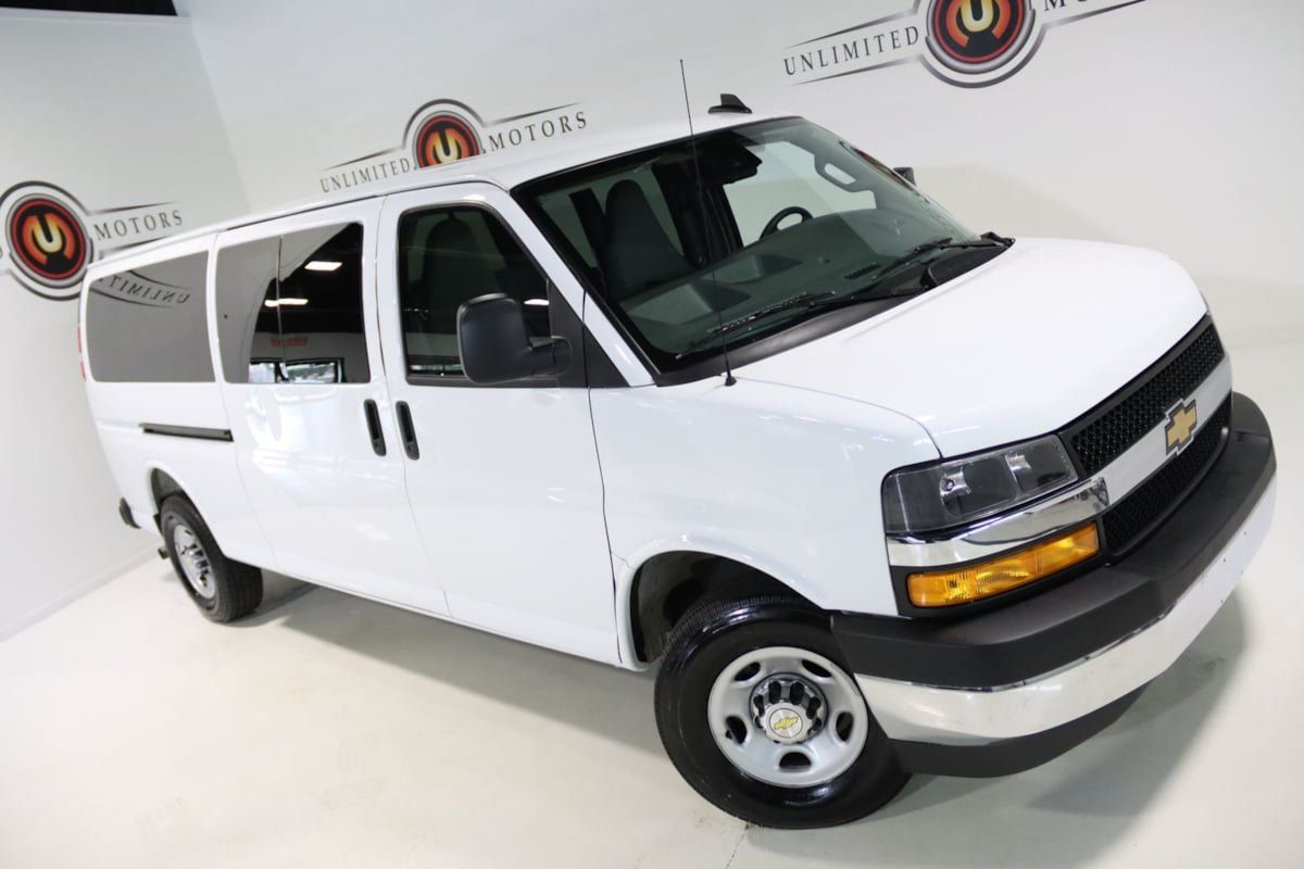 Used 2025 Chevrolet Express 3500 LT w/ LT Preferred Equipment Group RWD image 66