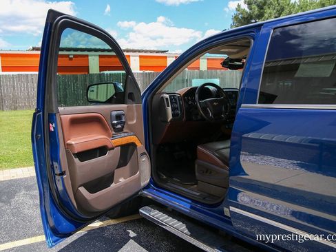 Used 2015 Chevrolet Silverado 1500 High Country w/ High Country Premium Package AWD/4WD image 38