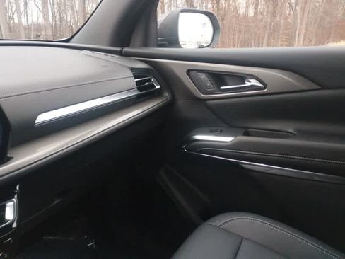 Used 2026 Chevrolet Traverse LT image 17