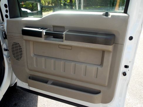 Used 2009 Ford F350 XL image 18