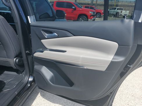 New 2026 Chevrolet Traverse LT w/ Driver Confidence Package FWD image 11