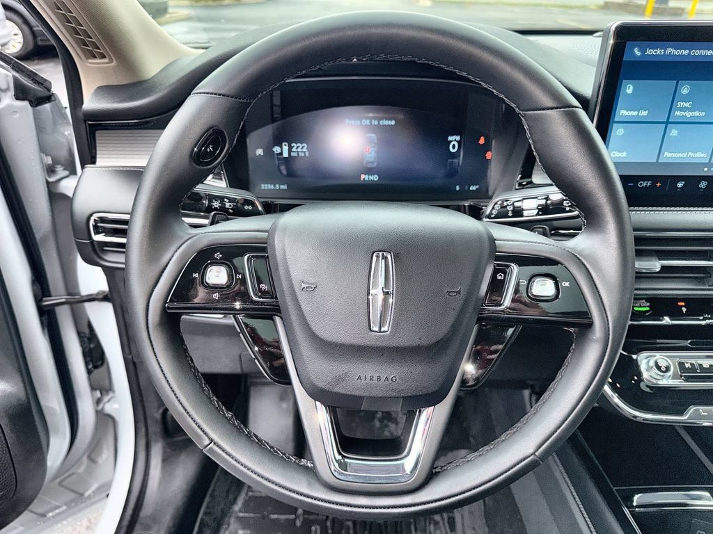 Certified 2026 Lincoln Corsair Premiere AWD/4WD image 11