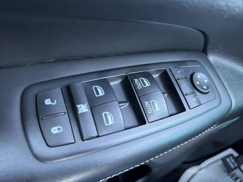 Used 2014 Jeep Grand Cherokee Limited AWD/4WD image 11