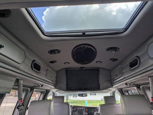 Used 2012 GMC Savana 1500 AWD image 14