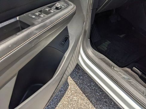 Used 2024 Volkswagen Atlas SE FWD image 23