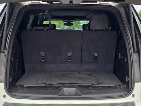 Used 2021 GMC Yukon SLT w/ SLT Luxury Plus Package RWD image 9