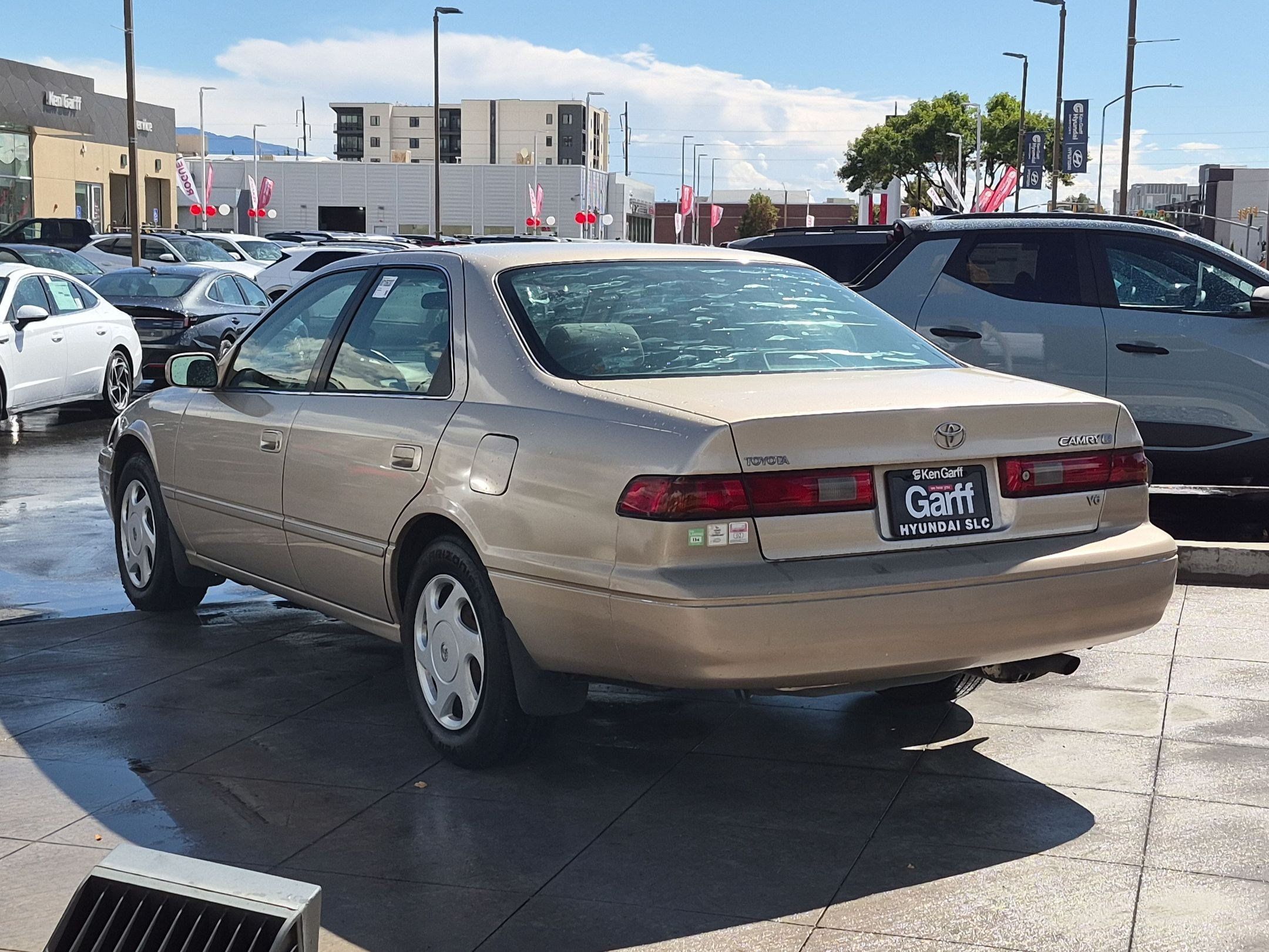 Used 1998 Toyota Camry LE FWD image 7