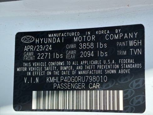 Certified 2024 Hyundai Elantra Limited FWD image 34