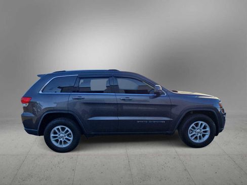 Used 2019 Jeep Grand Cherokee Laredo image 9