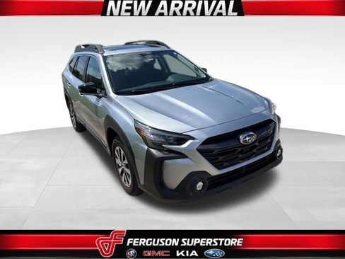 Used 2025 Subaru Outback Premium AWD/4WD image 1