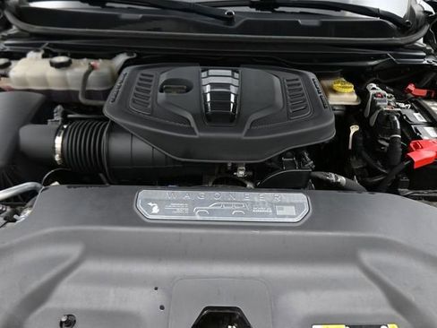 Used 2023 Jeep Wagoneer L Series III w/ Preferred Equipment Group image 20