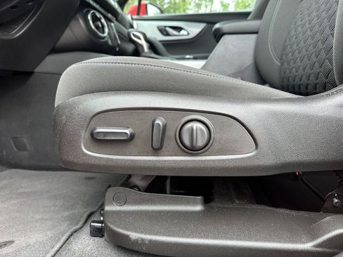 Used 2021 Chevrolet Blazer LT FWD image 18