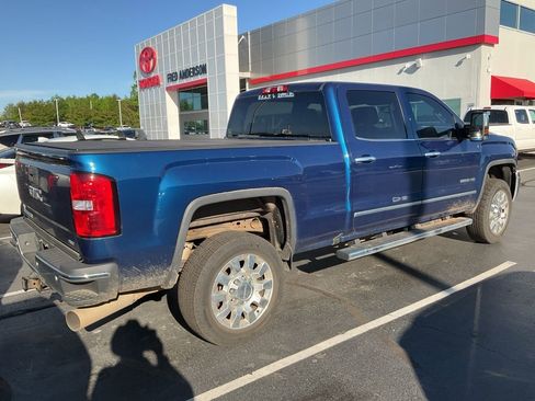 Used 2018 GMC Sierra 2500 SLT w/ Duramax Plus Package image 7
