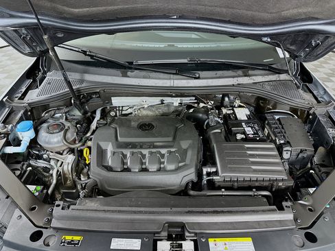 Used 2024 Volkswagen Tiguan SE image 32