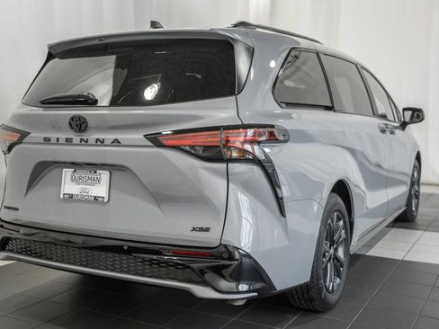 Used 2026 Toyota Sienna XSE image 4